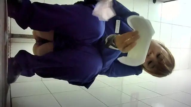 【經典電信大樓蹲廁正面全套】這期不少美女，尿尿聲音好聽極了（原檔1080P第三期) (4)