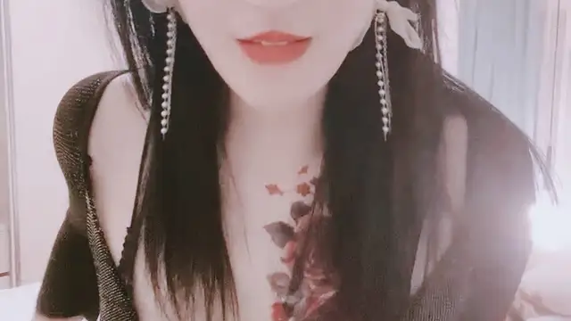 【禁漫直播】絲襪高跟露臉極品御姐跟大哥激情啪啪,風騷淫蕩有韻味讓大哥吃奶舔逼,深喉大雞巴, 多體位蹂躪爆草好刺激