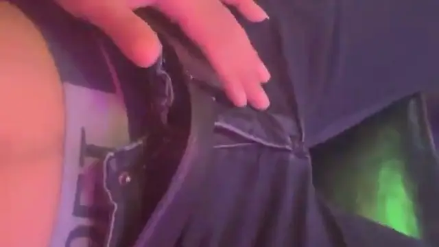 [直播] 網黃界的黑馬 瀑布式噴水 【翹臂桃桃】泰國遊 到健身房玩跳蛋 牛郎圈找牛郎 被操的大噴水(2) 7