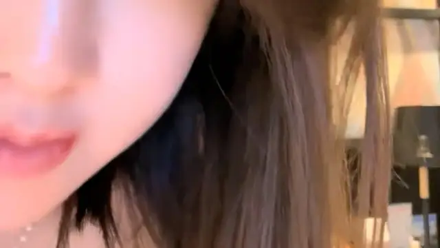 [直播] 好屌一定要和閨蜜分享 【嫵媚少婦】 座標上海 姐妹花一起做愛 兩個風騷漂亮的少婦 12