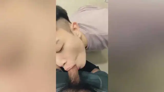 推薦A-[男同]公共浴室勾引直男帥哥，被當場無套狂草內射
